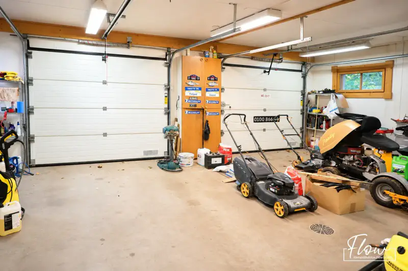 Maison en rondins Honka 127 m² (1996) + sauna, garage chauffé 103 m², 3,25 ha et ~160 m de rive privée sur le Hirvasjoki — Äänekoivisto / Äänekoski — 17