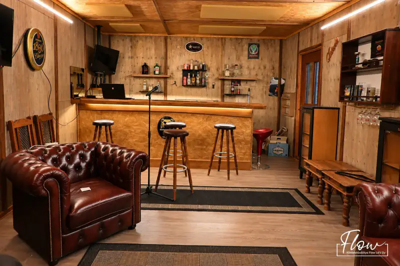 Maison en rondins Honka 127 m² (1996) + sauna, garage chauffé 103 m², 3,25 ha et ~160 m de rive privée sur le Hirvasjoki — Äänekoivisto / Äänekoski — 18