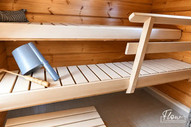 Maison en rondins Honka 127 m² (1996) + sauna, garage chauffé 103 m², 3,25 ha et ~160 m de rive privée sur le Hirvasjoki — Äänekoivisto / Äänekoski — 15
