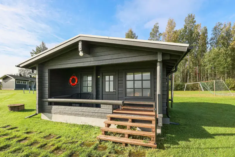 Mökki ~72 m² (1971) + sauna/aitat, ~1,8 ha (~100 m rive), Kuorasjärvi — Sydänmaa / Alavus — 4
