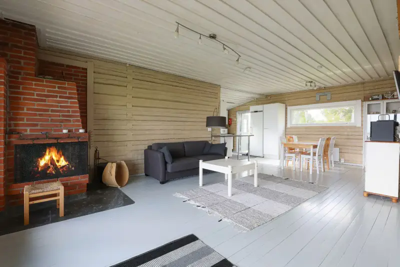 Mökki ~72 m² (1971) + sauna/aitat, ~1,8 ha (~100 m rive), Kuorasjärvi — Sydänmaa / Alavus — 6