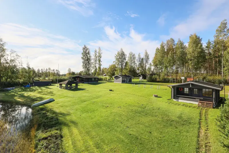 Mökki ~72 m² (1971) + sauna/aitat, ~1,8 ha (~100 m rive), Kuorasjärvi — Sydänmaa / Alavus — 3