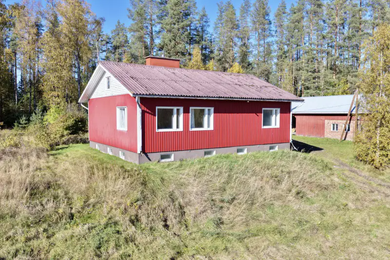 Maison ~114 m² (1970) + sauna + rantasauna, 9 073 m² et ~68 m de rive sur la Kätkänjoki — Kätkänjoki / Alavus — 8