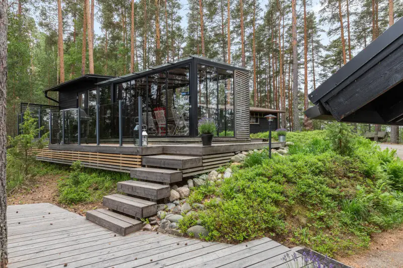 Honkarakenne ~50 m² (1987) + sauna de rive + pavillon vitré, vue Asikkalanselkä, 2 330 m² — Pulkkilanharju / Asikkala — 7