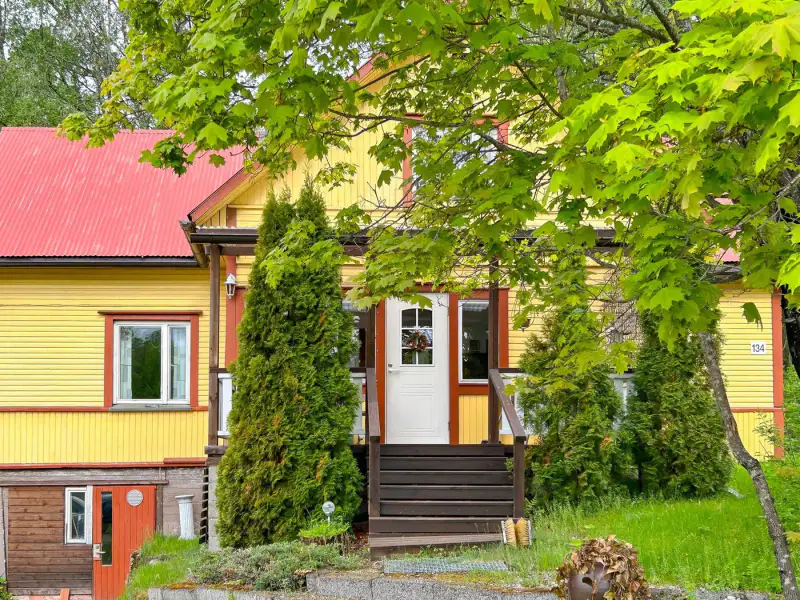 Maison 1940 (80 m², 4 pièces) avec rive privée exposée sud sur l’Enonvesi, sauna en annexe — Enonkoski — 2