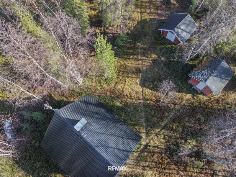 Mökki en rondins ~52 m² (1989) + sauna à bois, 2,06 ha et rive privée sur l’Ounasjoki — Peltovuoma / Enontekiö — 2