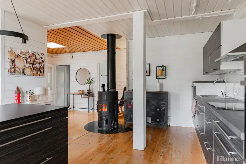 Maison 1969 entièrement rénovée (145,5 m², 4 chambres) sur terrain de 2 700 m² avec rive privée sur l’Eurajoki — Sorkkinen, Eura — 9