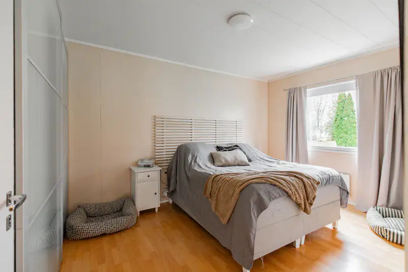 Maison 1969 entièrement rénovée (145,5 m², 4 chambres) sur terrain de 2 700 m² avec rive privée sur l’Eurajoki — Sorkkinen, Eura — 14