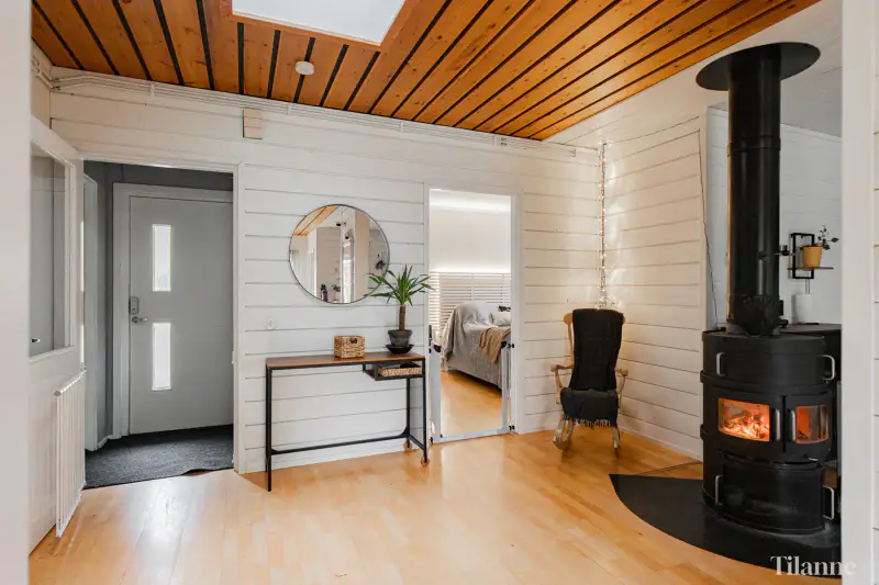 Maison 1969 entièrement rénovée (145,5 m², 4 chambres) sur terrain de 2 700 m² avec rive privée sur l’Eurajoki — Sorkkinen, Eura — 18