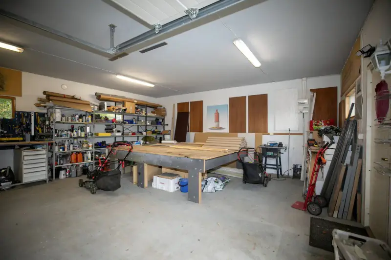 Maison bois ~240–300 m² (1975) + atelier ~100 m², 6 500 m², Eurajoki — Kiukainen / Eura — 16