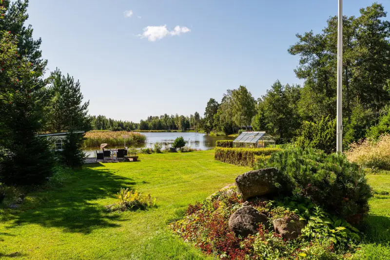 Mökki hivernal 57 m² (1991) mer + sauna, ~1,4 ha bout de chemin — Luvia / Eurajoki — 9