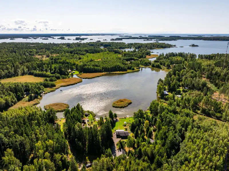 Mökki hivernal 57 m² (1991) mer + sauna, ~1,4 ha bout de chemin — Luvia / Eurajoki — 7