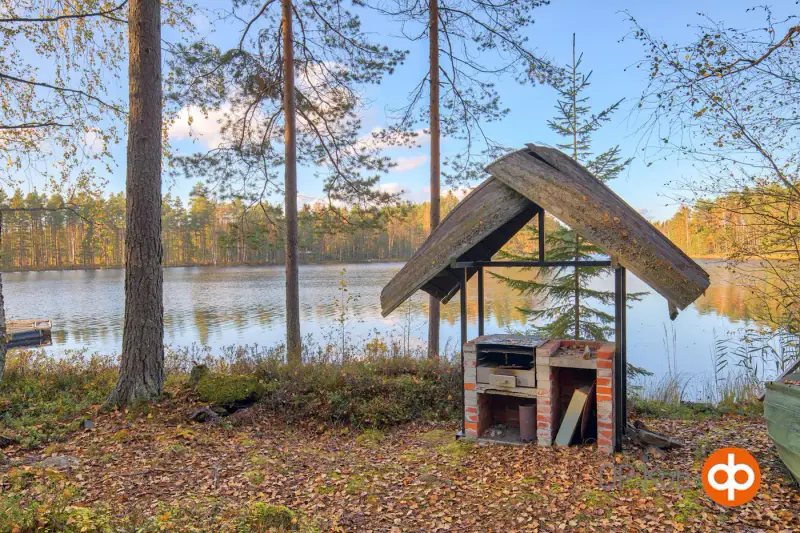Chalet de 1973 (36 m²) + sauna de rive avec salle et cheminée, 41 m de rive privée et 2 040 m² sur le Kiimalammi — Koijärvi / Forssa — 17