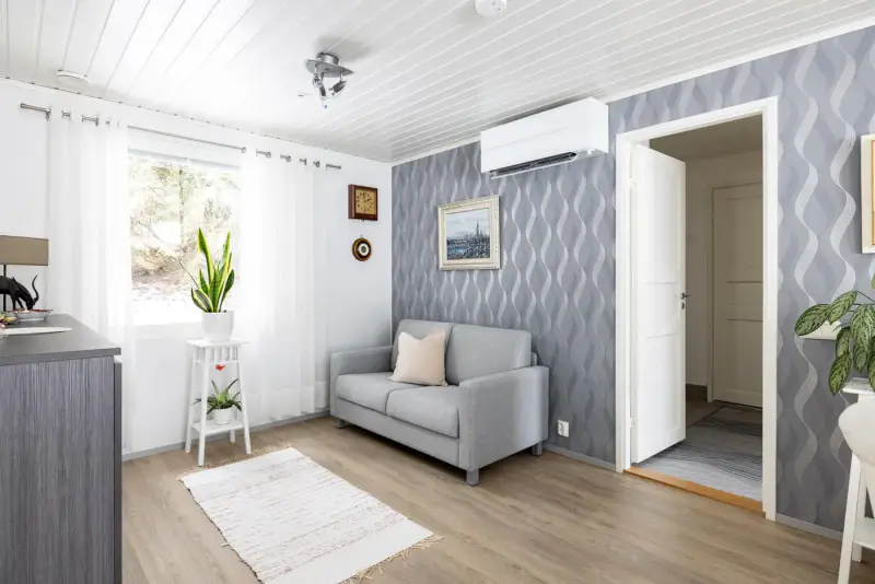 Maison élargie ~121 m² (1977+), rive Laitilansalmi, 2 705 m² — Vanaja / Hämeenkyrö — 6