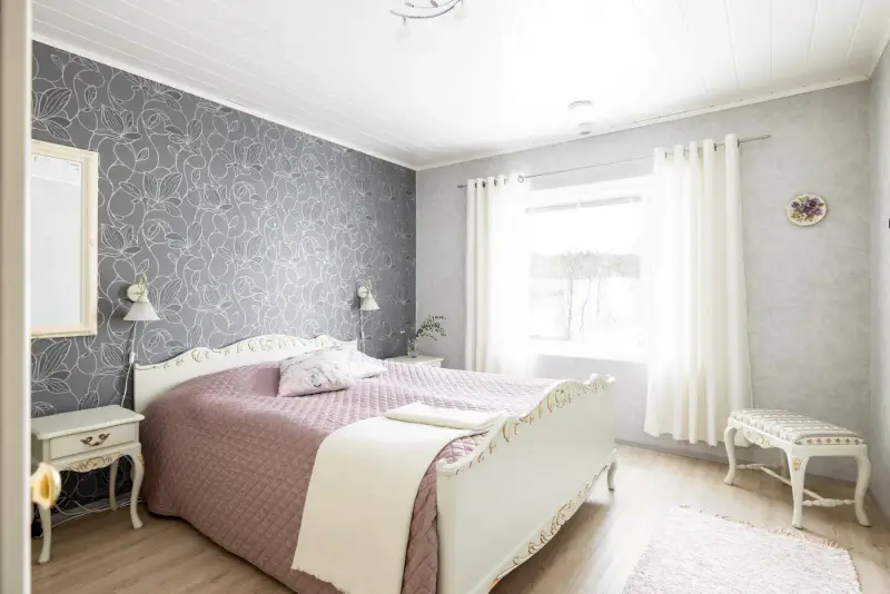 Maison élargie ~121 m² (1977+), rive Laitilansalmi, 2 705 m² — Vanaja / Hämeenkyrö — 15