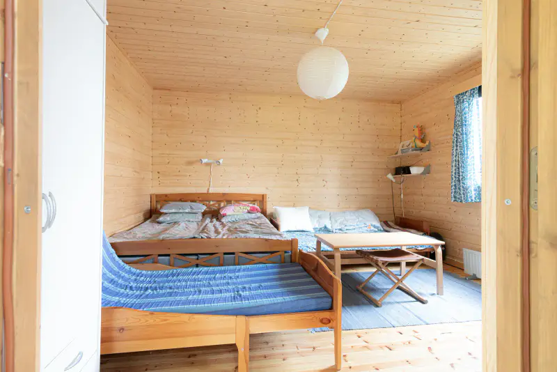 Chalet 1970, 48 m², rive privée, 3 020 m² + sauna de rive — Kalvola, Hämeenlinna — 3