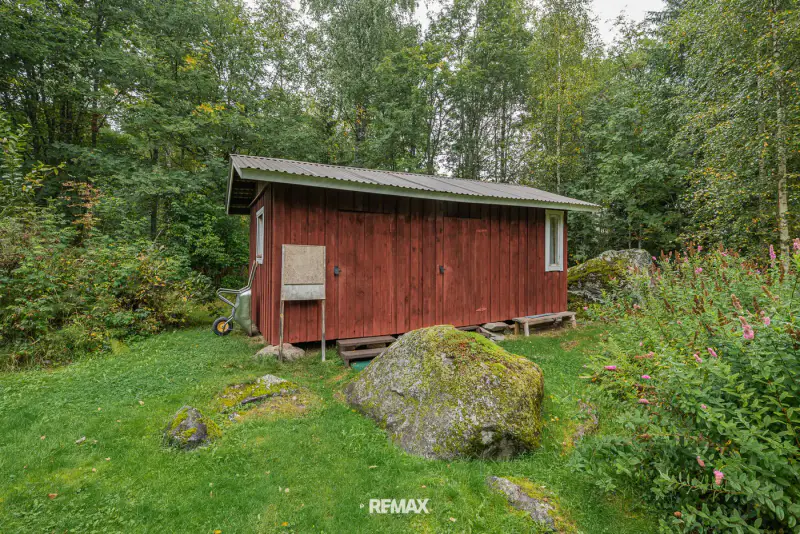Chalet à Hartola  rive privée  3 960 m² — 132 000 € — 16