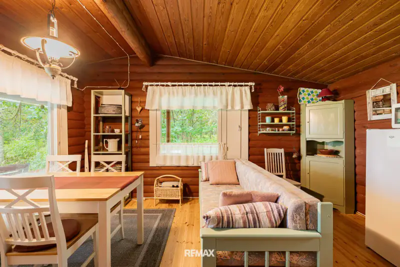 Chalet à Hartola  rive privée  3 960 m² — 132 000 € — 3
