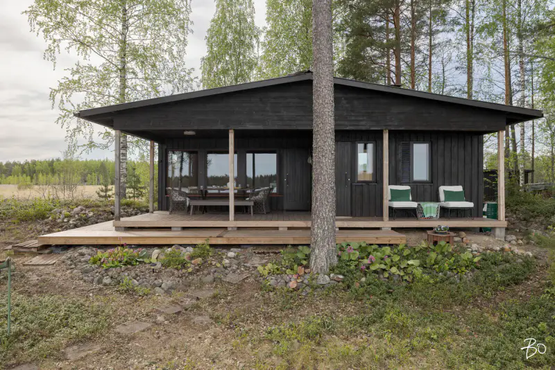 Chalet ~52 m² (1977) rénové 2025–26 sur île du Jääsjärvi + sauna, 3 210 m² — Hirvisaaret / Hartola — 3