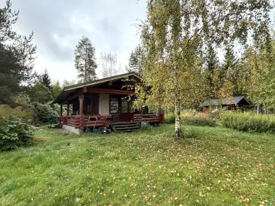 Mökki rondins ~31 m² (1993) + sauna séparée, 1,26 ha péninsule, Saimaa / Pieni Kolovesi — Pyylinsaari / Heinävesi — 1