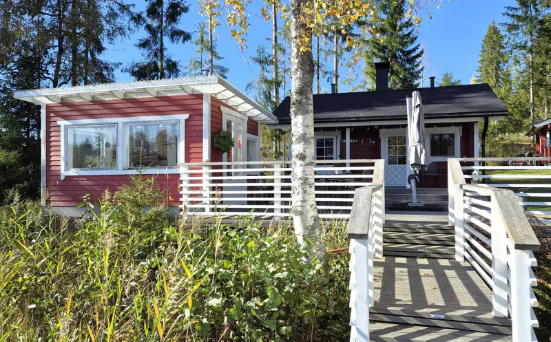 Mökki rénové ~39 m² (1971, refait 2013–2014) + sauna en rondins 2012, 2 150 m² et ~40 m de rive privée sur le Kaitoo — Paistjärvi / Heinola — 12