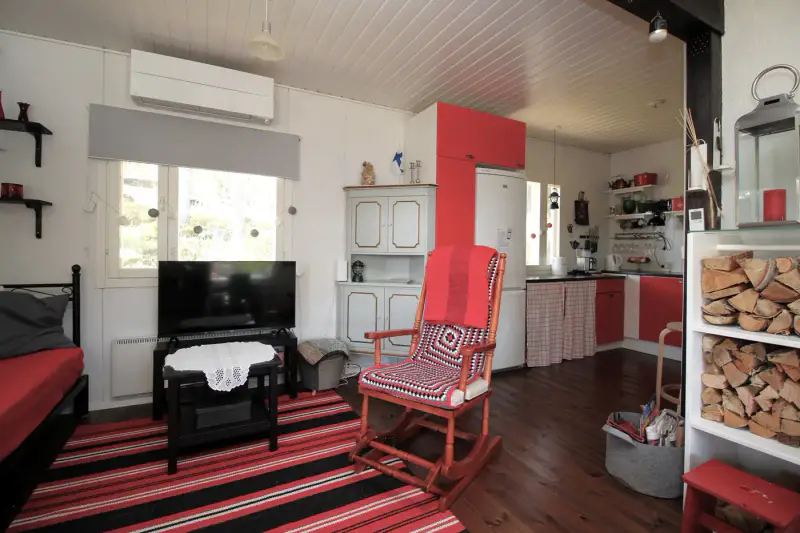 Mökki rénové ~39 m² (1971, refait 2013–2014) + sauna en rondins 2012, 2 150 m² et ~40 m de rive privée sur le Kaitoo — Paistjärvi / Heinola — 13