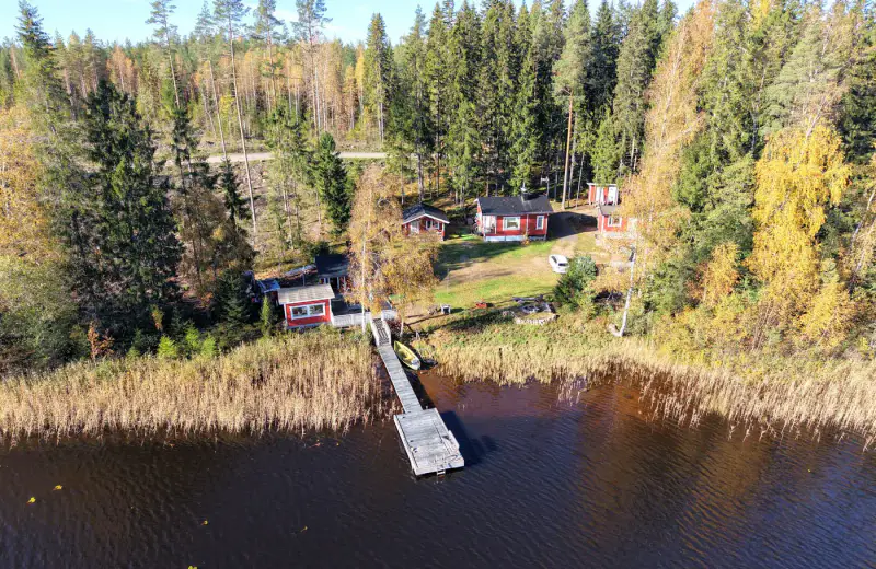 Mökki rénové ~39 m² (1971, refait 2013–2014) + sauna en rondins 2012, 2 150 m² et ~40 m de rive privée sur le Kaitoo — Paistjärvi / Heinola — 7