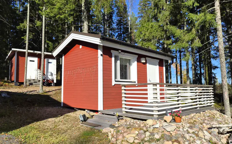 Mökki rénové ~39 m² (1971, refait 2013–2014) + sauna en rondins 2012, 2 150 m² et ~40 m de rive privée sur le Kaitoo — Paistjärvi / Heinola — 17