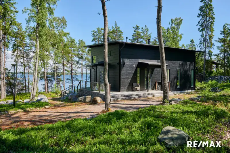 Villa ~93 m² (2023) rive mer, ~3 878 m² (määräosa), Suomenlahti — Iso Villasaari / Vuosaari / Helsinki — 2
