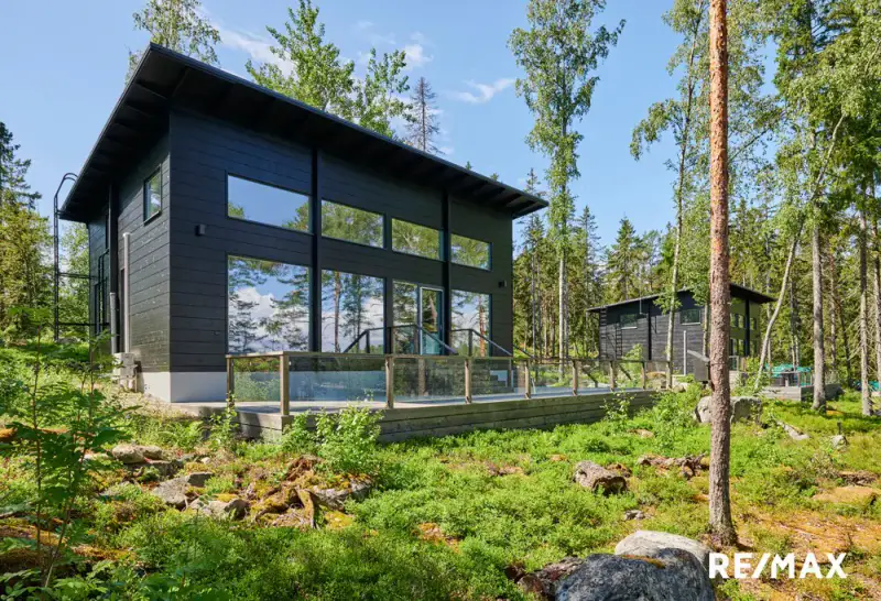Villa ~93 m² (2023) rive mer, ~3 878 m² (määräosa), Suomenlahti — Iso Villasaari / Vuosaari / Helsinki — 3