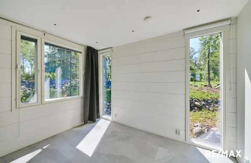Villa ~93 m² (2023) rive mer, ~3 878 m² (määräosa), Suomenlahti — Iso Villasaari / Vuosaari / Helsinki — 11