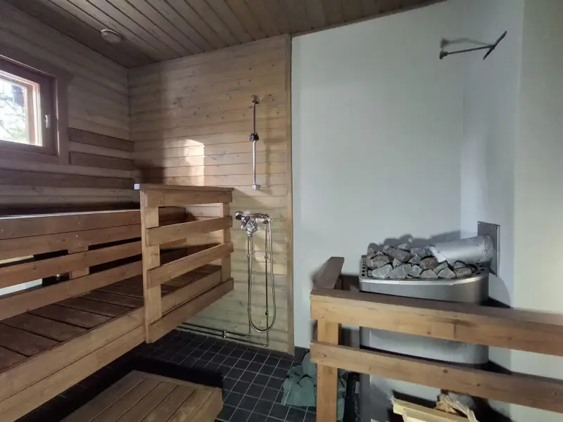 Mökki ~60 m² (1995) + rantasauna, aitta, grillitupa, 8 790 m², Puula — Tuukkala / Hirvensalmi — 14