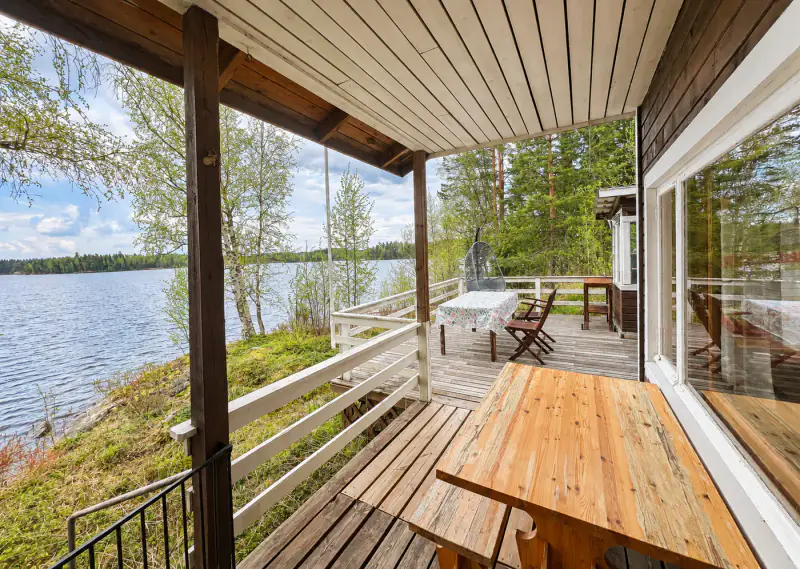 Mökki d’île ~47 m² (1963) + sauna de rive, plage de sable sur le Suontee, 2 790 m² — Kalhosaari / Hirvensalmi — 16