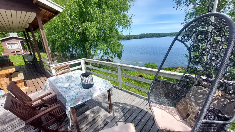 Mökki d’île ~47 m² (1963) + sauna de rive, plage de sable sur le Suontee, 2 790 m² — Kalhosaari / Hirvensalmi — 7