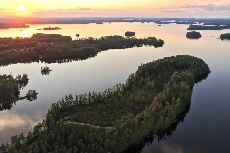 Terrain n°2 ~5 000 m², droit RA 250 k-m², rive ouest Puula / Ryökäsvesi — Lammasniemi / Hirvensalmi — 6