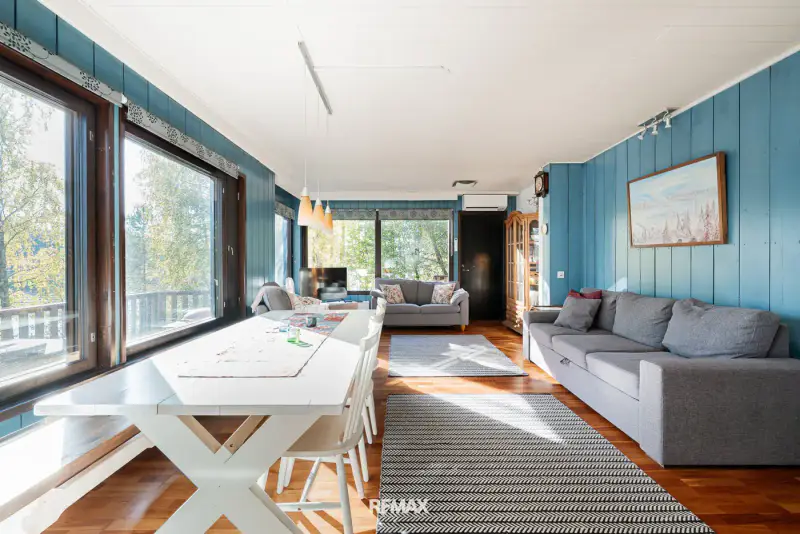 Mökki ~46 m² (1975, rénové) + sauna + rantasauna, 4 400 m², ~65 m de plage privée sur le Kettujärvi — Vuolenkoski / Iitti — 12