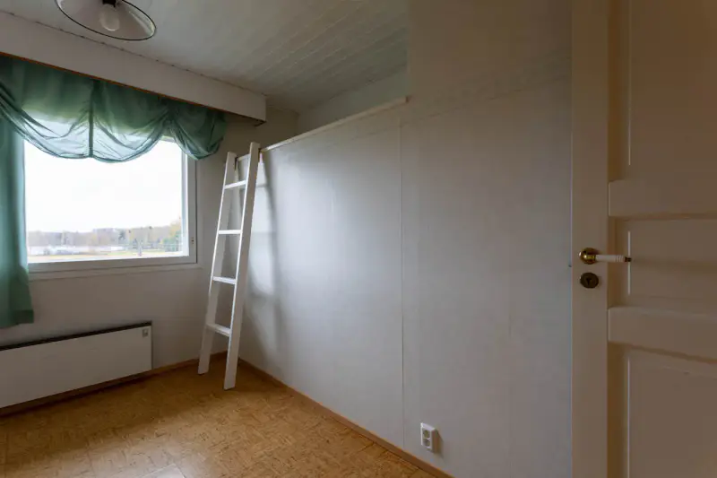 Maison 175 m² (1989) + ancienne ferme 1929, 4,47 ha et 57 m de rive sur le Kyrösjärvi — Tevaniemi / Ikaalinen — 10