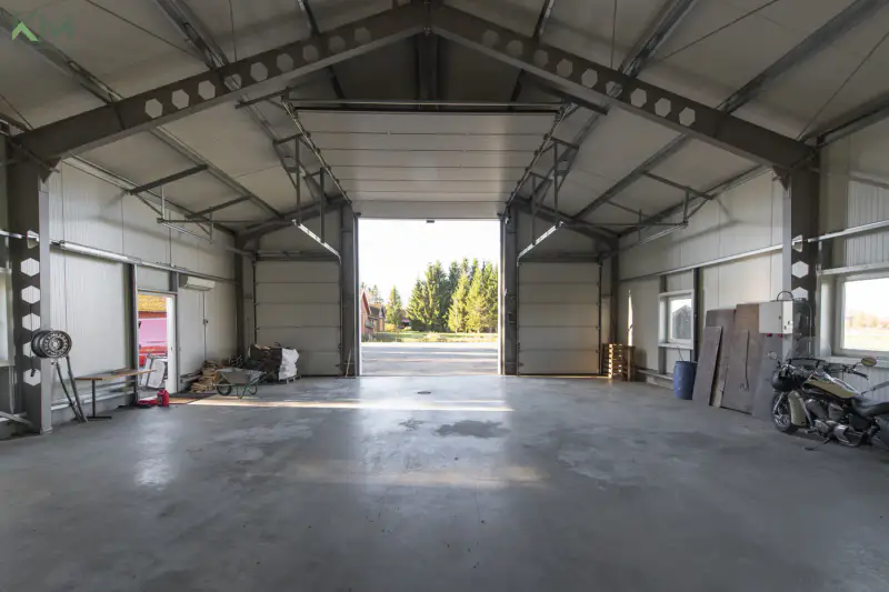 Maison 229 m² (1981) + hall 220 m² et savusauna, 9 330 m² et ~47 m de rive sur le Kyrönjoki — Ilmajoki — 16