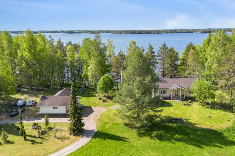 Maison 1987, 151,5 m², rive privée 90 m, 12 660 m² — Mekrijärvi, Ilomantsi — 1