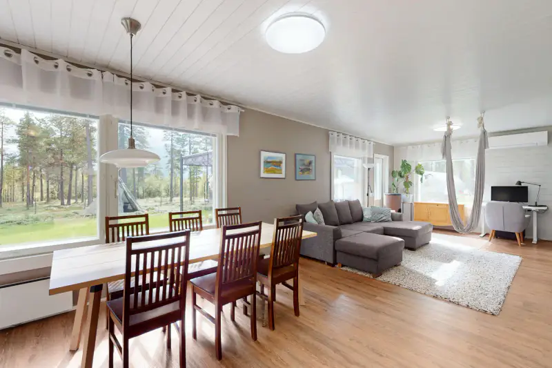 Maison 92,5 m² (1981, agrandie 2021) + sauna, 2,29 ha et ~40 m de rive privée sur le Kotajärvi, vente par offres dès 190 000 € — Keväjärvi / Inari — 12