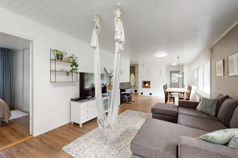 Maison 92,5 m² (1981, agrandie 2021) + sauna, 2,29 ha et ~40 m de rive privée sur le Kotajärvi, vente par offres dès 190 000 € — Keväjärvi / Inari — 14