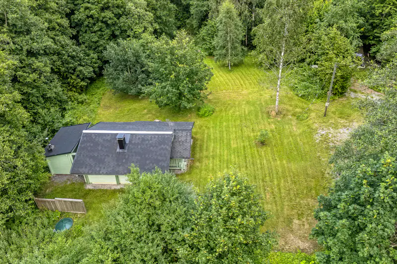 Hirsimökki ~42 m² (1990) + sauna, 4 800 m², Inkoonjoki — Nötterdalen / Inkoo — 5