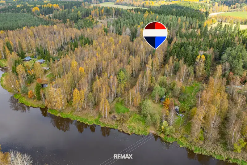 Terrain de loisirs 1,45 ha avec petite plage privée sur la Puujoki, droit à bâtir 100 m² — Leppäkoski / Janakkala — 1