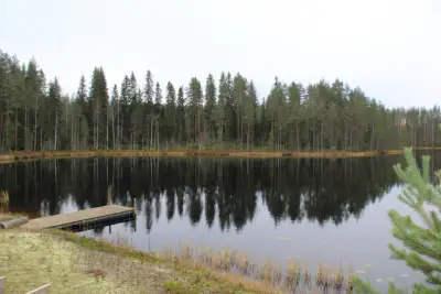 Mökki ~46 m² avec sauna, seul sur un étang poissonneux, 5 000 m² — Särkäntakanen / Mannervaara — 1