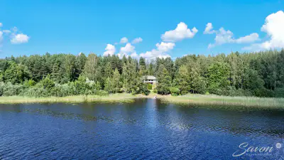 Maison ~134 m² (1994) + rantasauna, 8 940 m² (~82–100 m rive), Syväsalmi / Haukivesi — Kotkatlahti / Joroinen — 1