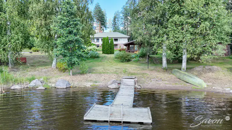 Maison ~134 m² (1994) + rantasauna, 8 940 m² (~82–100 m rive), Syväsalmi / Haukivesi — Kotkatlahti / Joroinen — 6