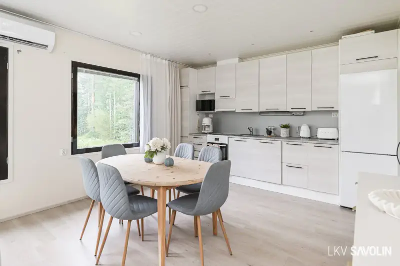 Chalet 2015, 73 m², rive privée Saarijärvi, 4 770 m² — Jyväskylä — 2