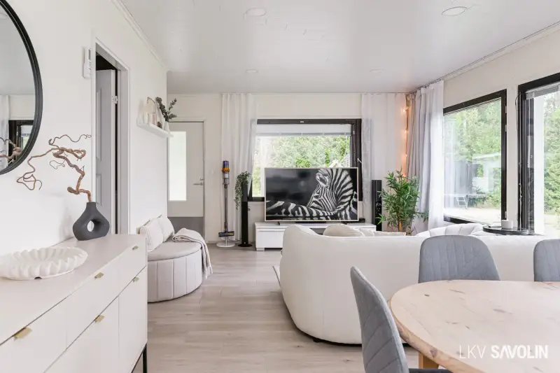 Chalet 2015, 73 m², rive privée Saarijärvi, 4 770 m² — Jyväskylä — 9