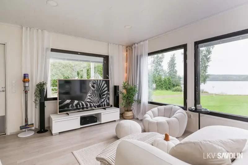 Chalet 2015, 73 m², rive privée Saarijärvi, 4 770 m² — Jyväskylä — 10