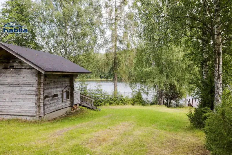 Chalet en rondins ~50 m² (1935) sur île du Päijänne, 12 732 m², 160 m de rive, sauna de rive + savusauna — Siikasaari / Jyväskylä — 10